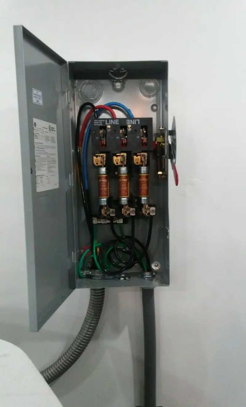 Three-phase disconnect switch installed for Smoke Detector Installation in Sand Springs